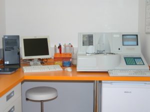 Labor mit Chemievollautomat Saba